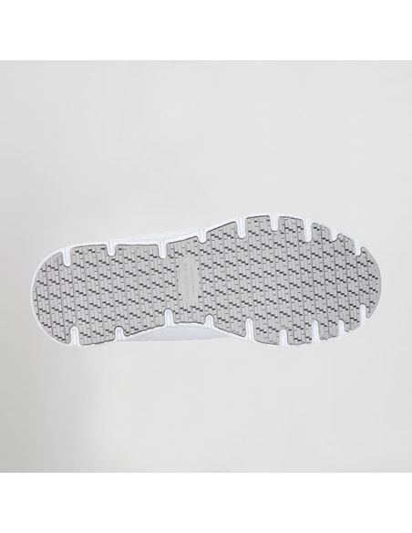 Detalle de cordones elasticos No-Tie Fit y suela antideslizante Skechers Nampa