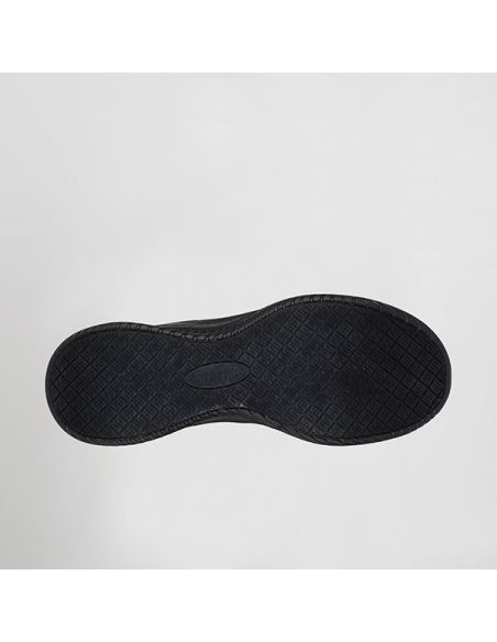 Detalle de suela antideslizante y horma Relaxed Fit en calzado Skechers Daxtin