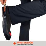 persona usando punteras de visita