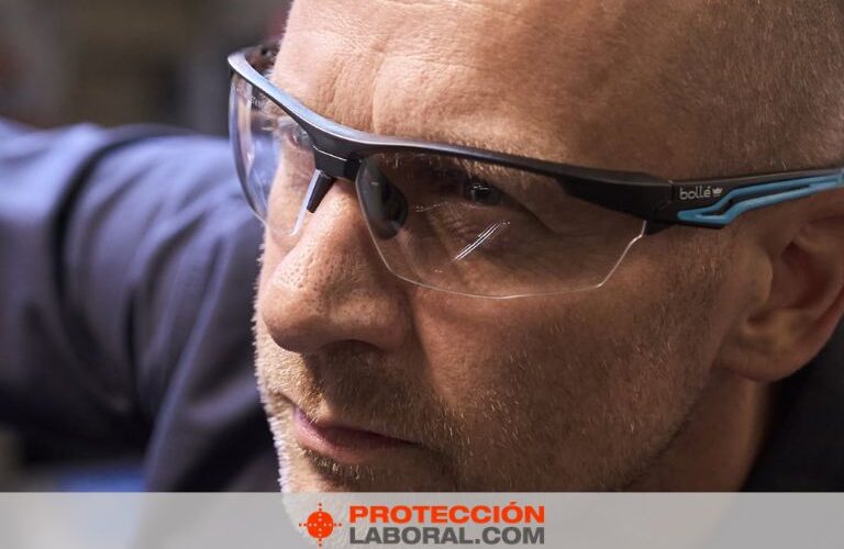 Trabajadadior con gafas bolle para protección de sus ojos